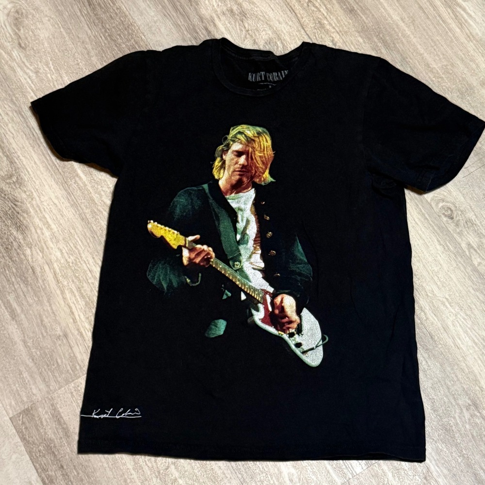 Kurt Cobain Graphic T-Shirt Black Nirvana Rock Band Grunge Small Signature Tee